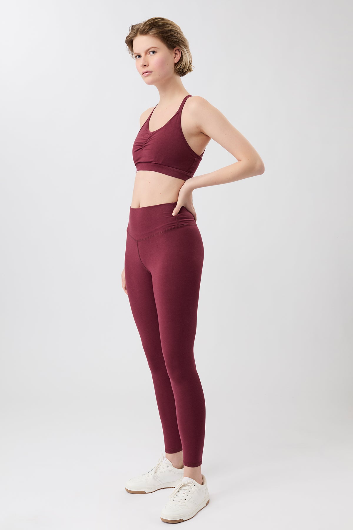 Mandala Sport Legging Rot Outfit Seite - Best Loved Legging