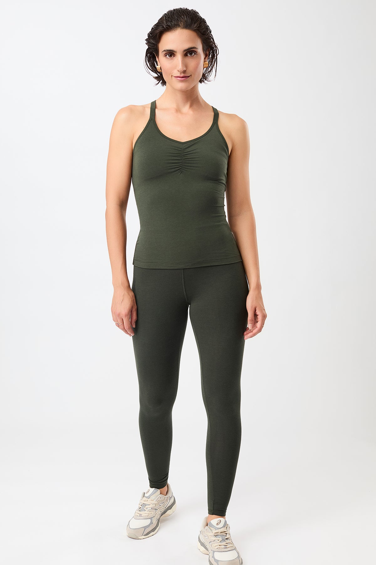 Mandala Sport Legging Grün Outfit Front - Best Loved Legging
