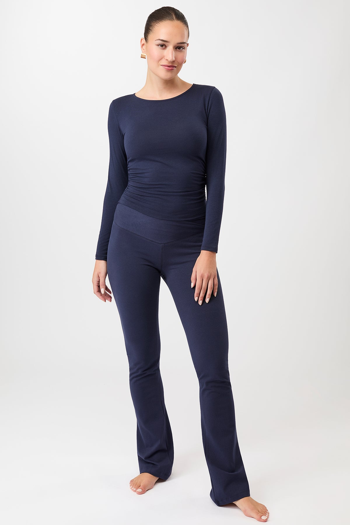 Mandala Fitness Hose Blau Outfit Front - Envelope Flared Pants