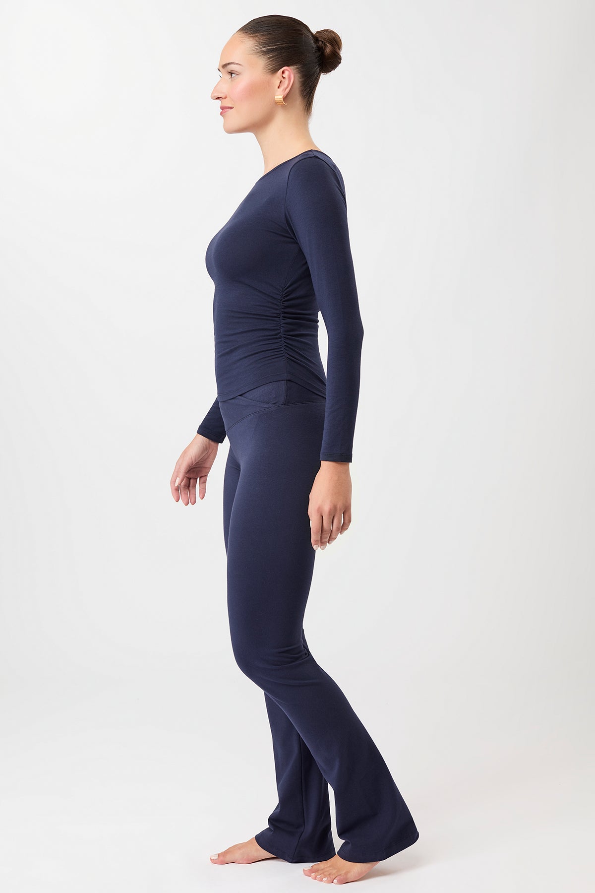 Mandala Fitness Hose Blau Outfit Seite - Envelope Flared Pants