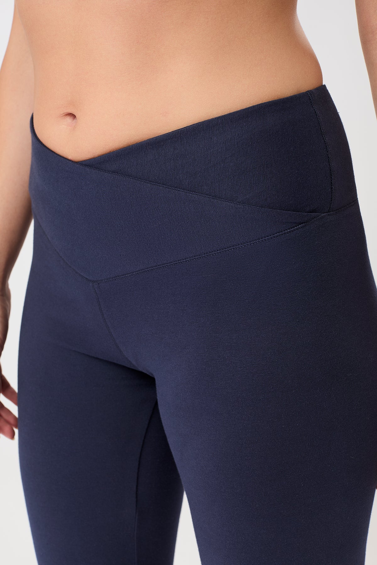 Mandala Fitness Hose Blau Detail Bund - Envelope Flared Pants