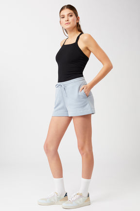 Mandala Yoga Short Grau Outfit Front - Natural Dye Shorts