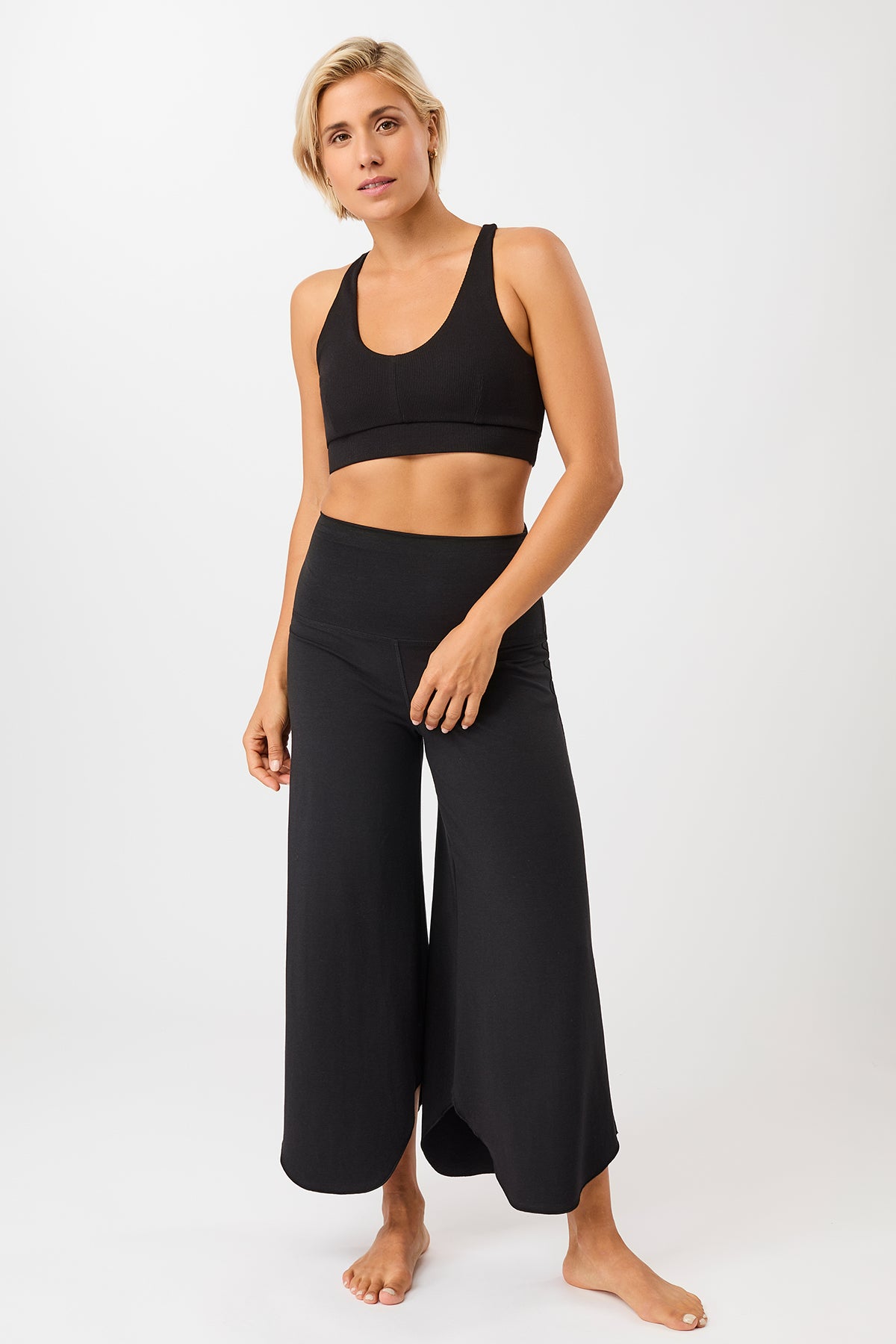 Mandala Sport Pant Schwarz Outfit Front - Tulip Pants