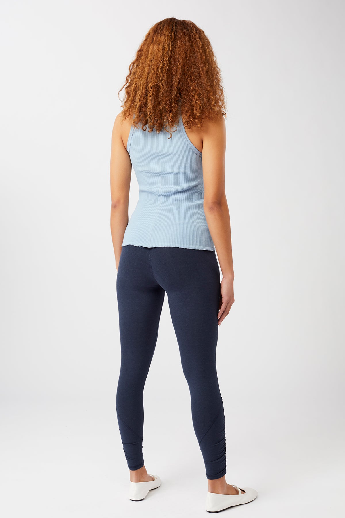 Mandala Yoga Legging Outfit Blau Rückseite - Cropped Ruffle Tight