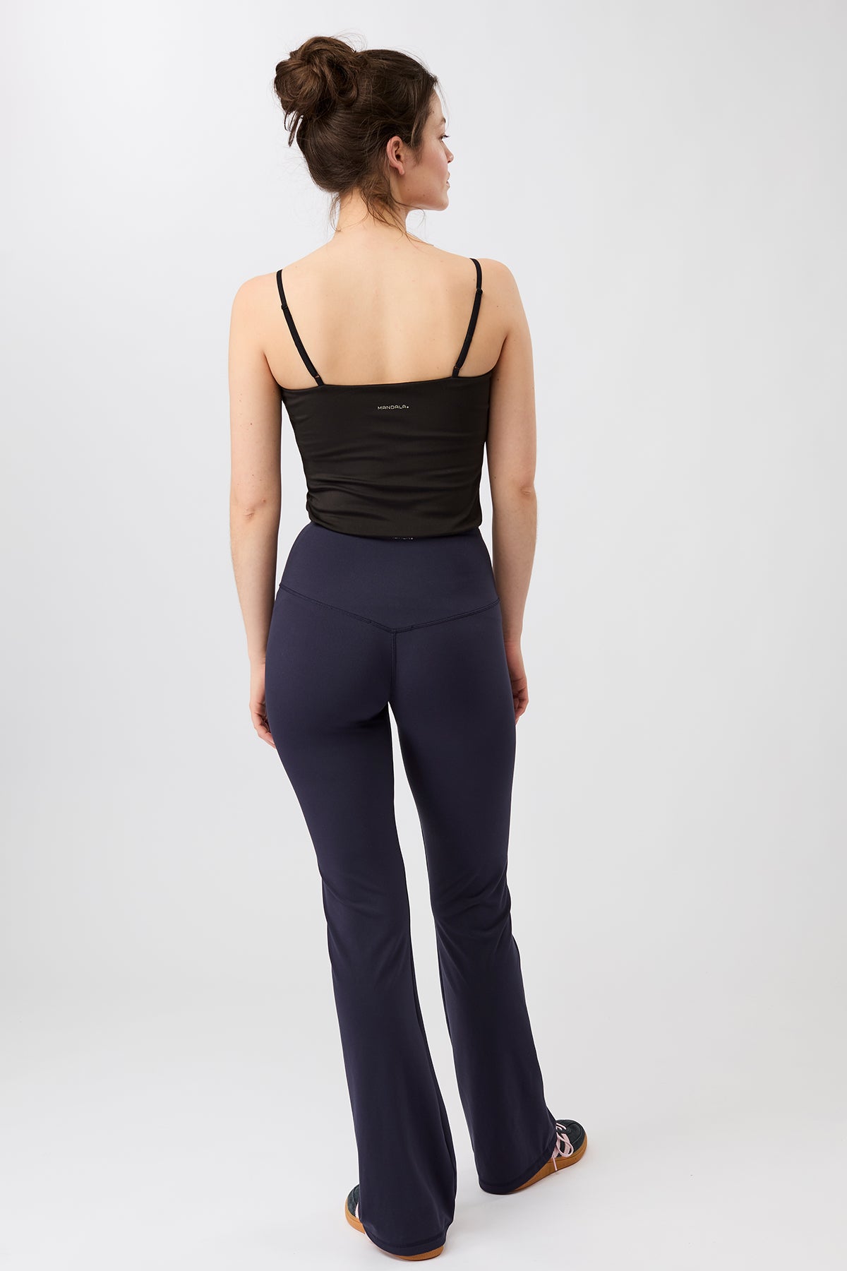 Mandala Sport Hose Blau Outfit Rückseite - Flared Sports Pants