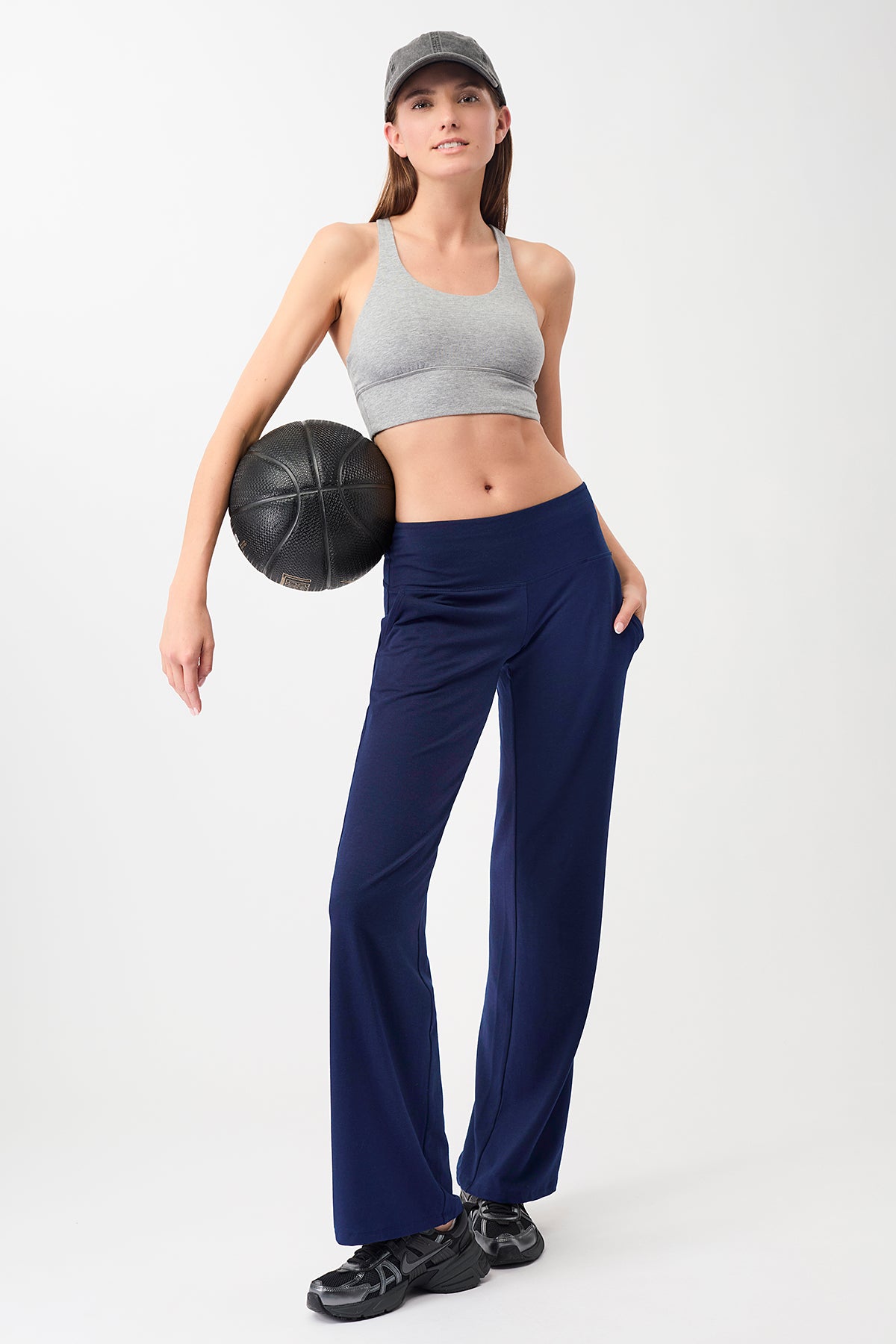 Mandala Sport Pants Blau Outfit Front - Wide Leg Workout Pants