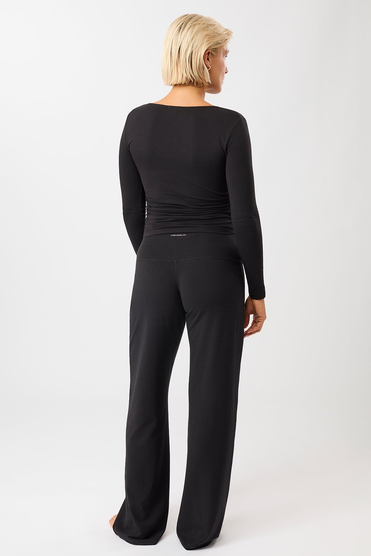 Mandala Fitness Hose Schwarz Outfit Rückseite - Wide Leg Pants