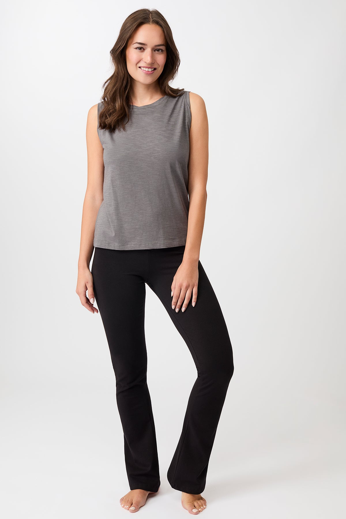 Mandala Fitness Top Grau Outfit Front - Daily Tank