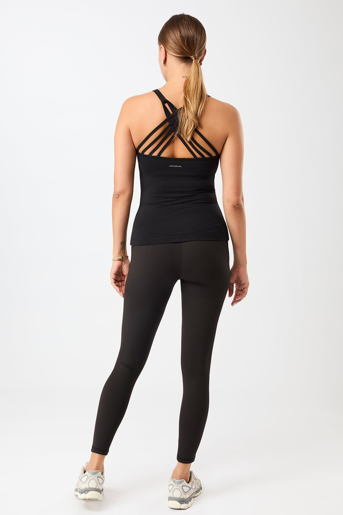 Mandala Fitness Top Schwarz Outfit Rückseite - Infinity Top