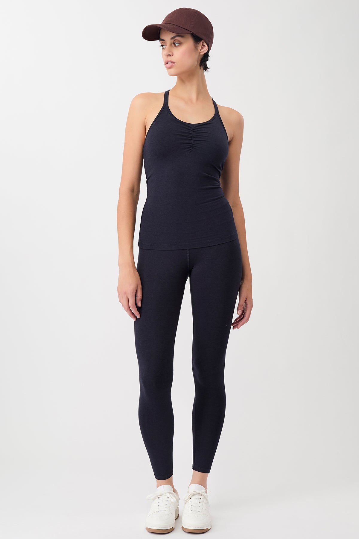 Mandala Sport Top Dunkelblau Outfit Front - Infinity Top