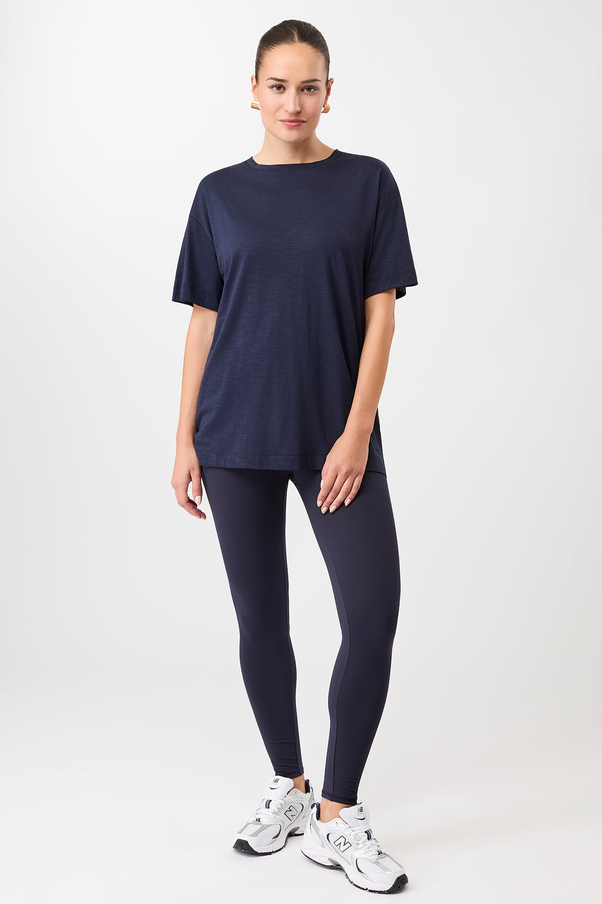 Mandala Fitness T-Shirt Blau Outfit Front - Boyfriend Tee