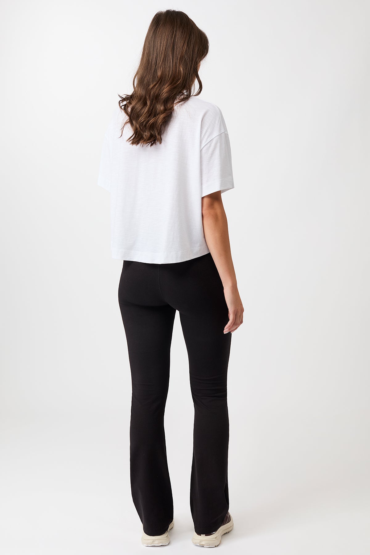 Mandala Active T-Shirt Weiss Outfit Rückseite - Boxy Tee