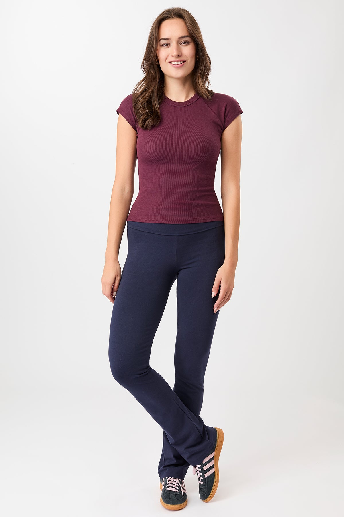 Mandala Fitness Shirt Rot Outfit Front - Slim Fit Ribbed Tee