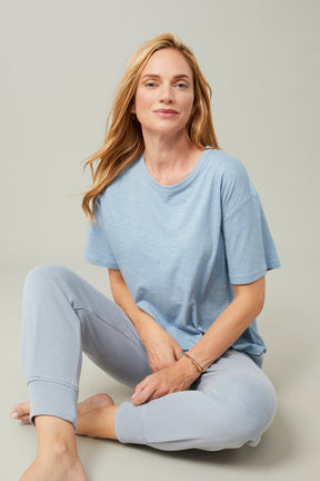 Mandala Yoga Shirt Hellblau Front sitzend - Boxy T-Shirt
