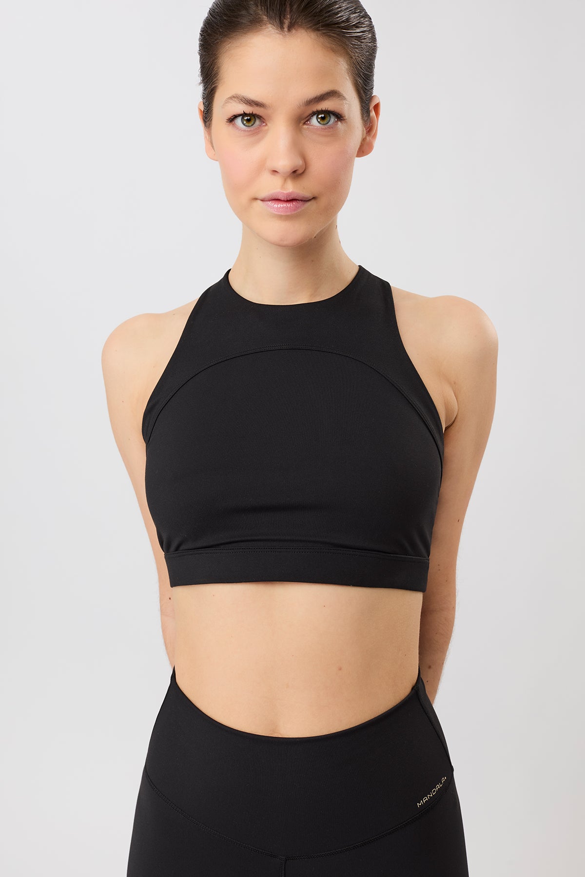 Mandala Sport Bra Schwarz Front-High Neck Bra