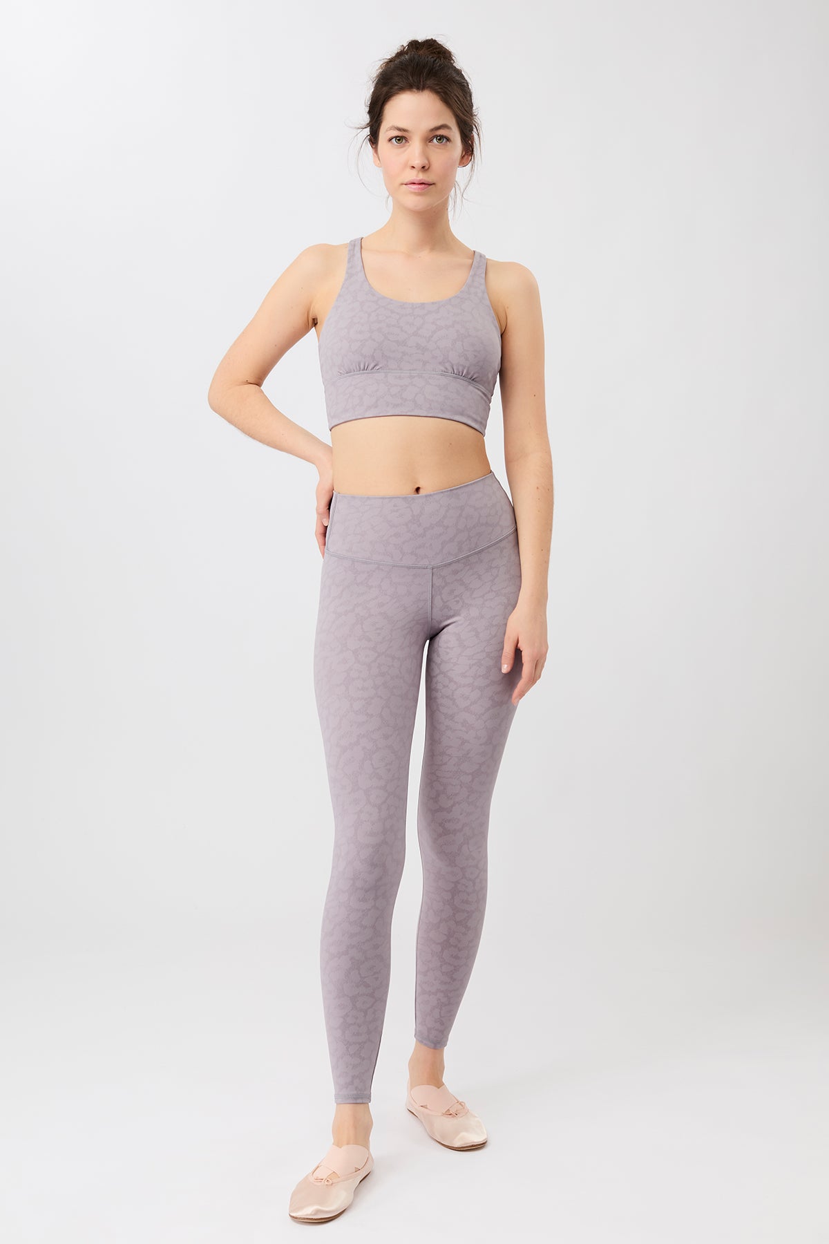 Mandala Fitness BH Leo-Muster Outfit Front - Monoprinted Bra