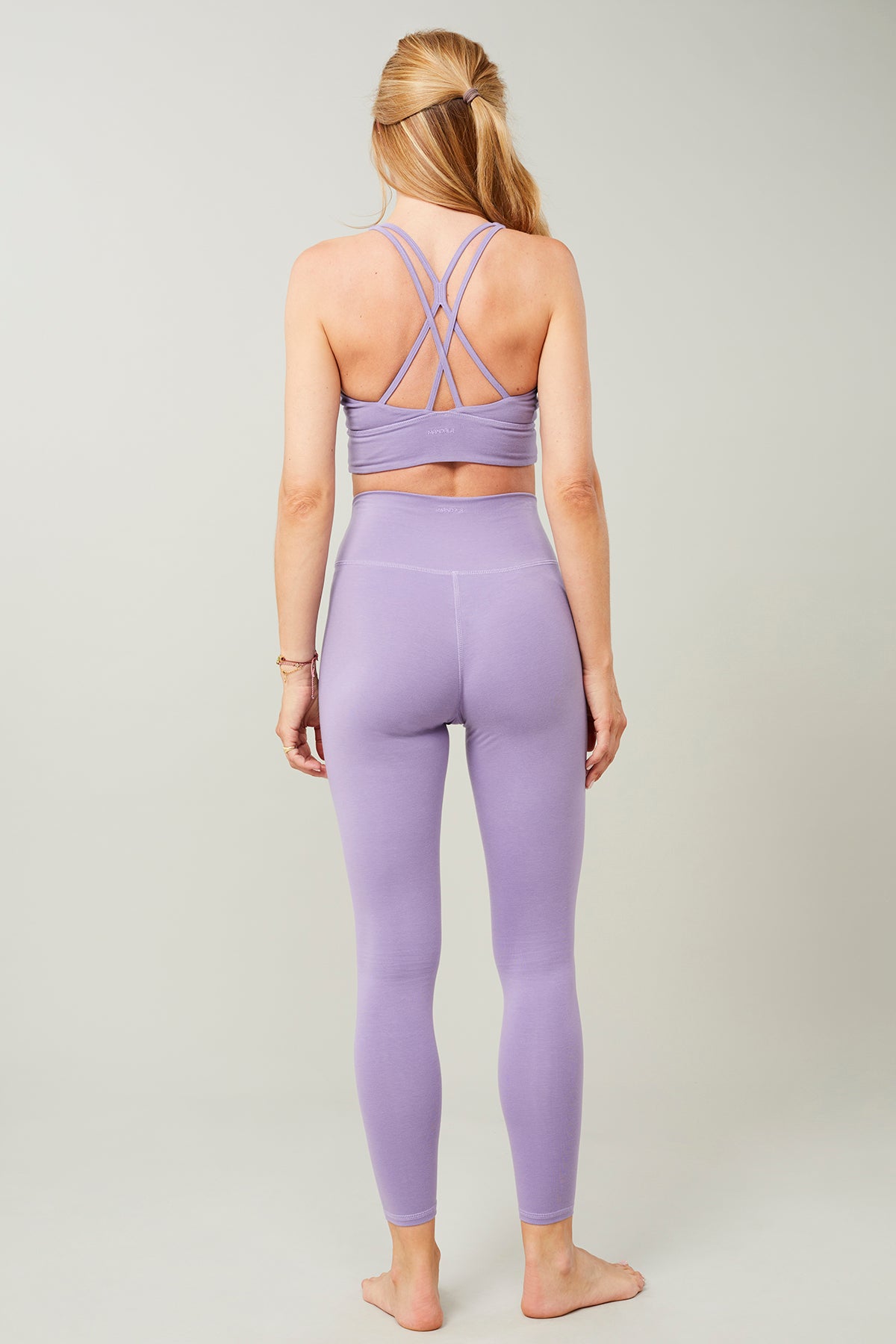 Mandala Yoga Bra Lila Outfit Rückseite - New Studio Bra