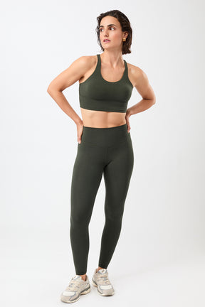 Mandala Fitness BH Grün Outfit Front - New Studio Bra
