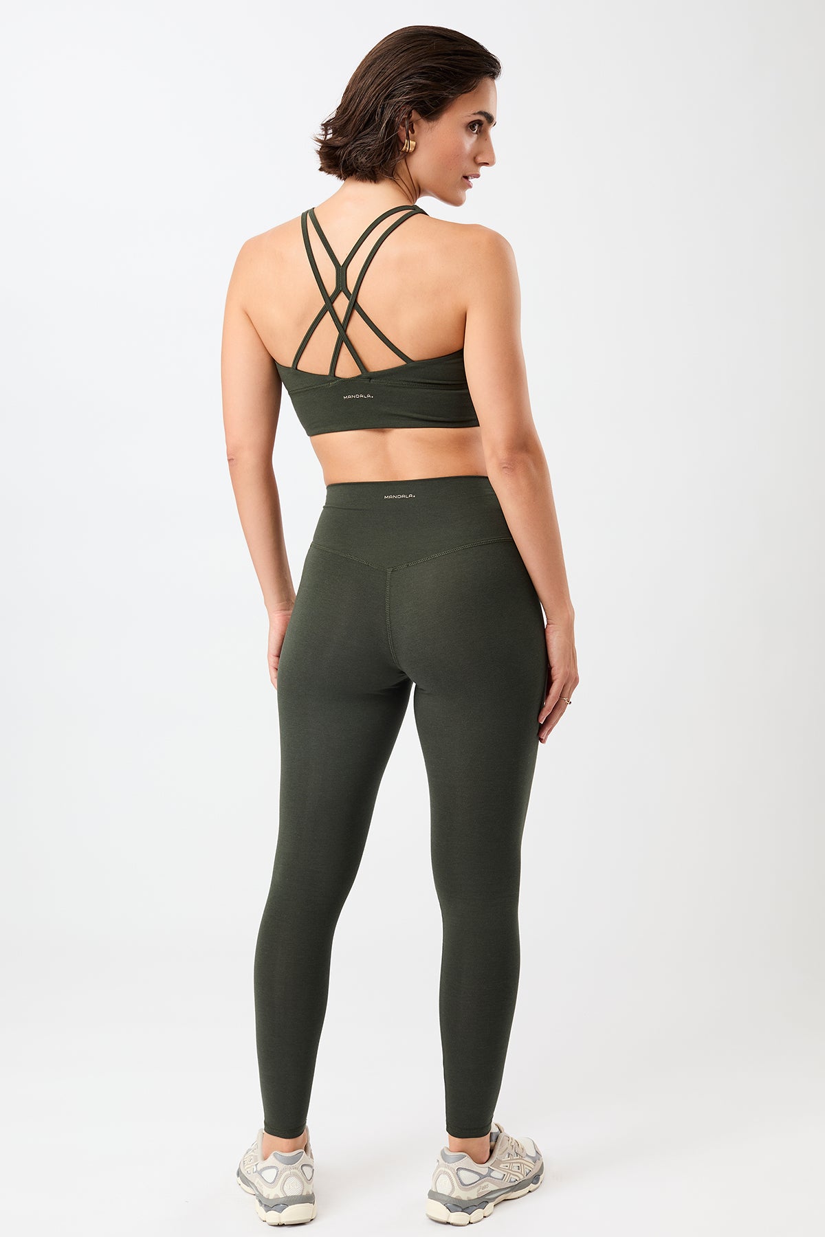 Mandala Fitness BH Grün Outfit Rückseite - New Studio Bra
