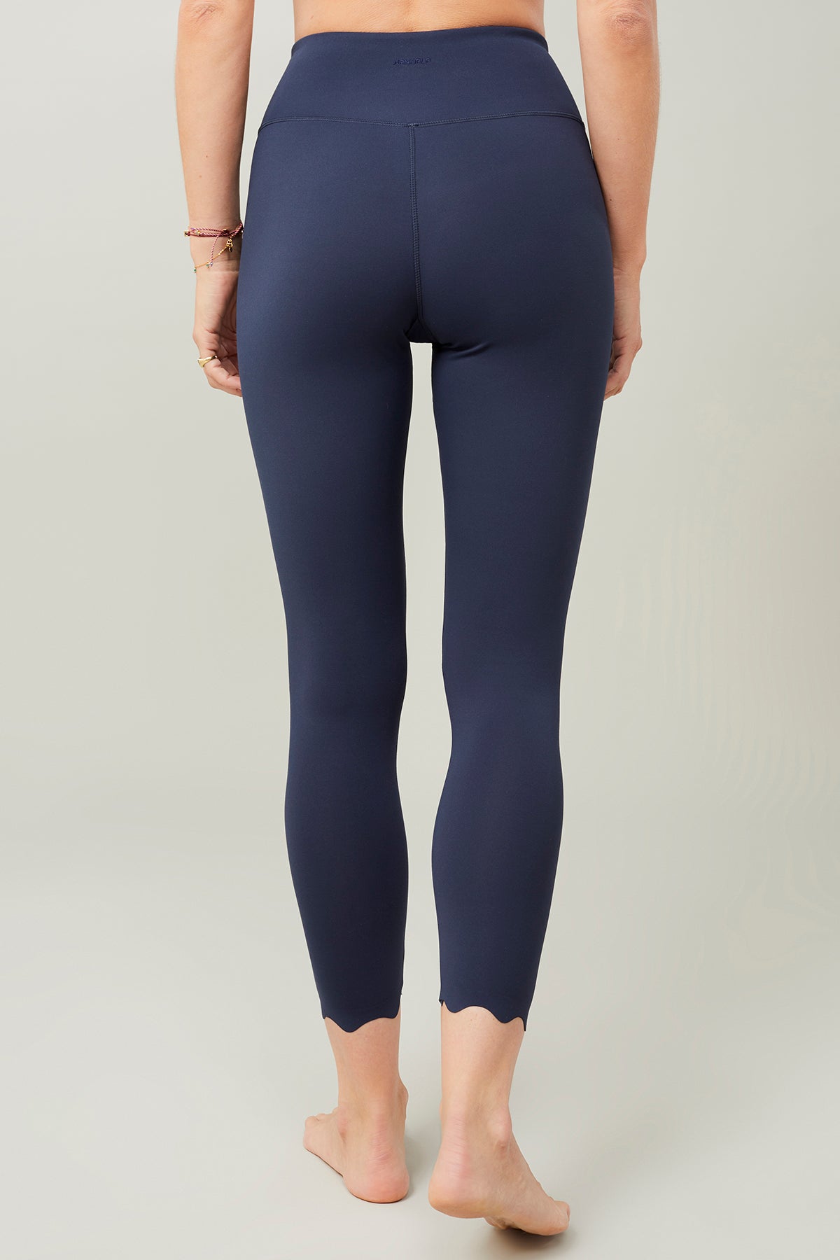 Sustainable yoga pants for curvy women by MANDALA – Page 2