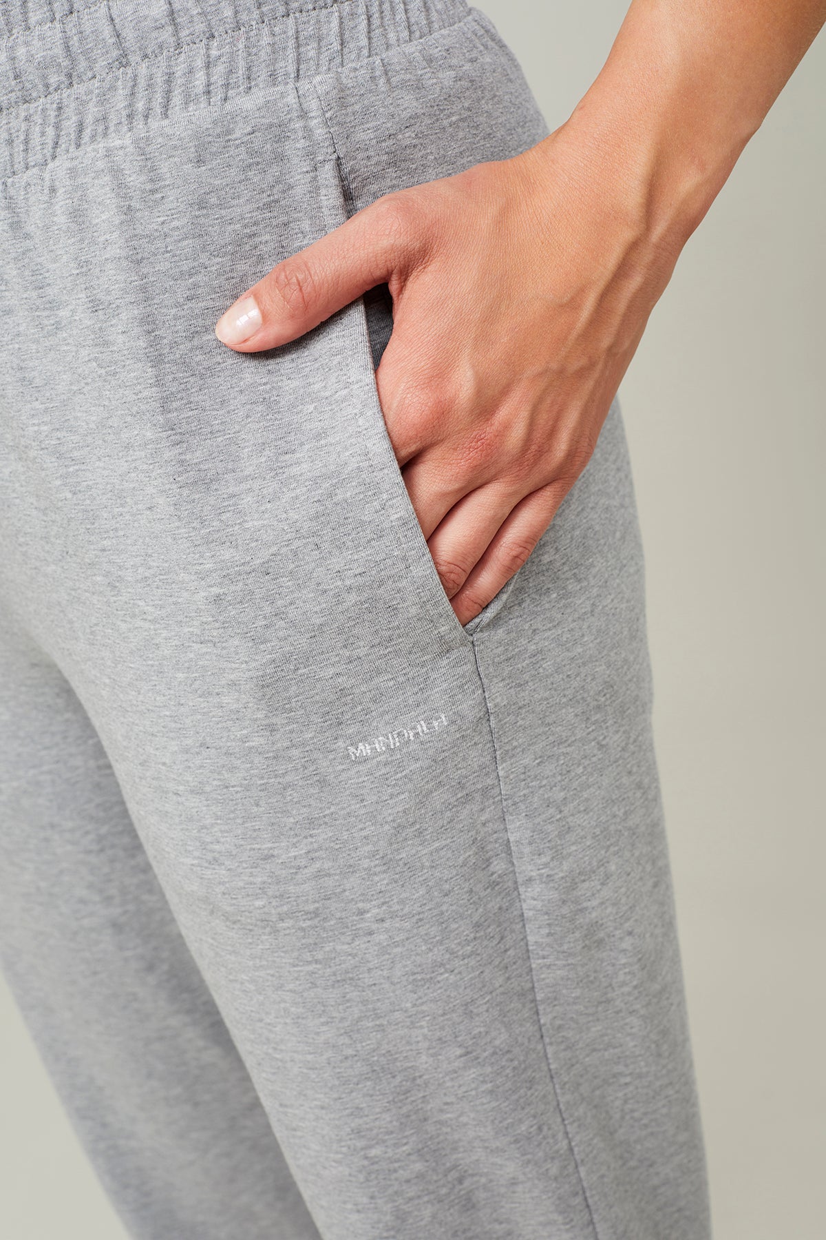 Mandala Yoga Pant Grau Detail - Cuffed Track Pants