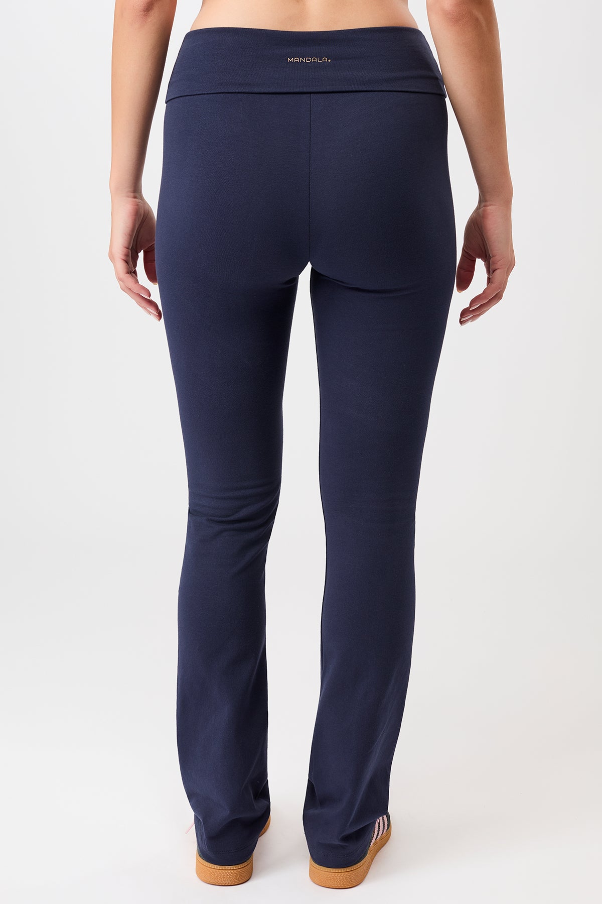 Mandala Fitness Pant Blau Rückseite - Classic Rolldown