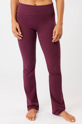 Mandala Fitness Pant Lila Front - Classic Rolldown