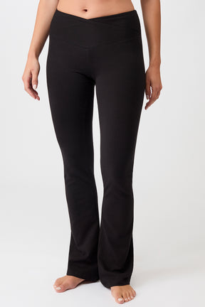 Mandala Fitness Hose Schwarz Front - Envelope Flared Pants