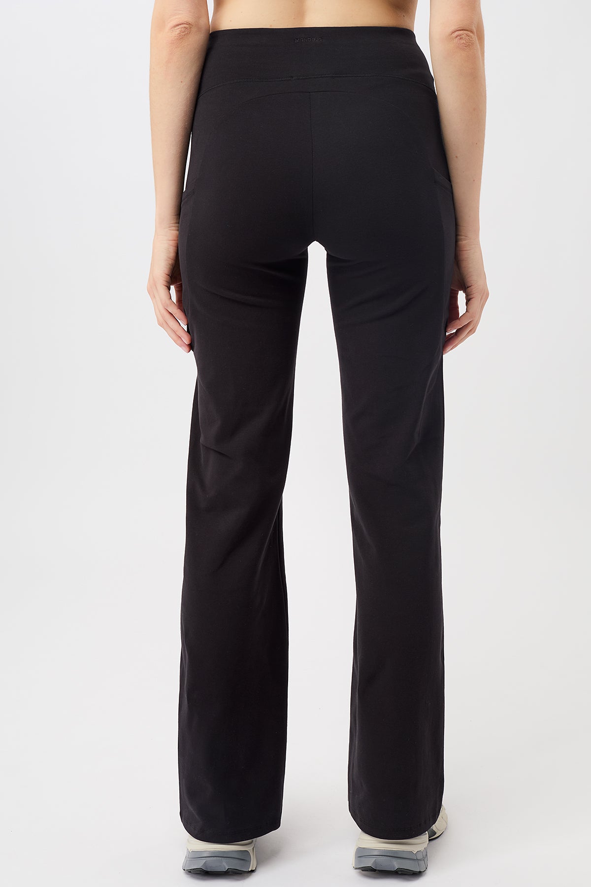 Mandala Trainings Pant Black Rückansicht - Straight Pants