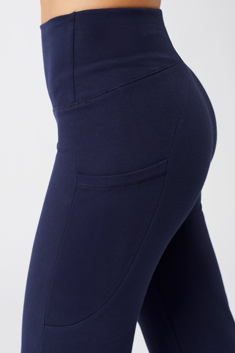 Mandala Trainings Pant Blau Detail Seite - Straight Pants