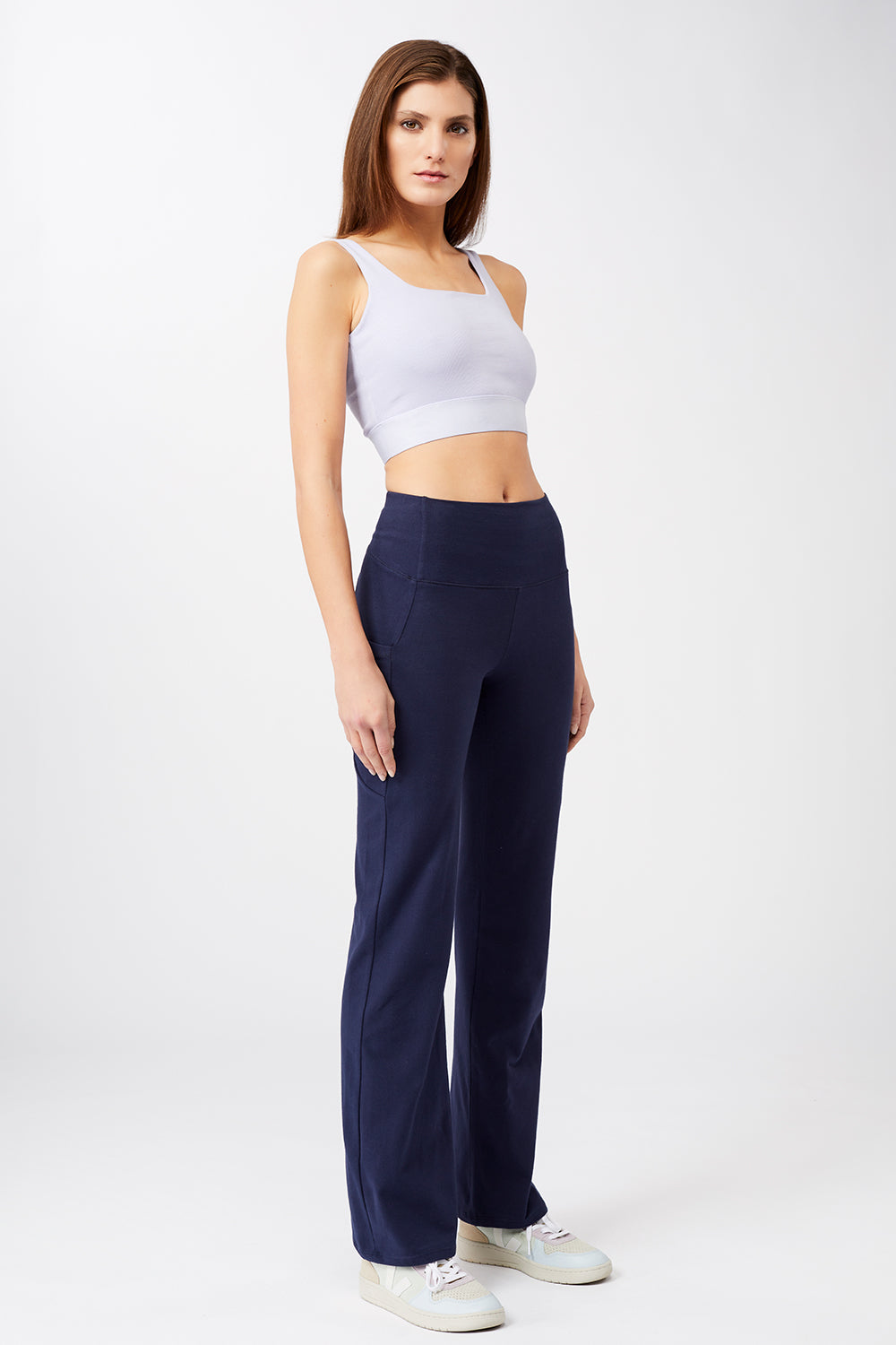 Mandala Trainings Pant Blau Outfit Front - Straight Pants