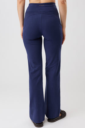 Mandala Trainings Pant Blau Rückansicht - Straight Pants