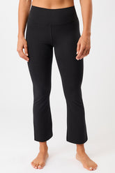 Mandala Sport Hose Schwarz Front - Cropped Flared Pants