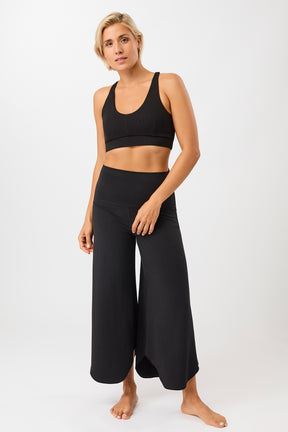 Mandala Sport Pant Schwarz Outfit Front - Tulip Pants