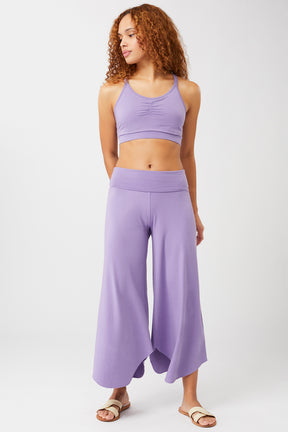 Mandala Yoga Pant Lila Outfit Front - Roll Over Tulip Pants