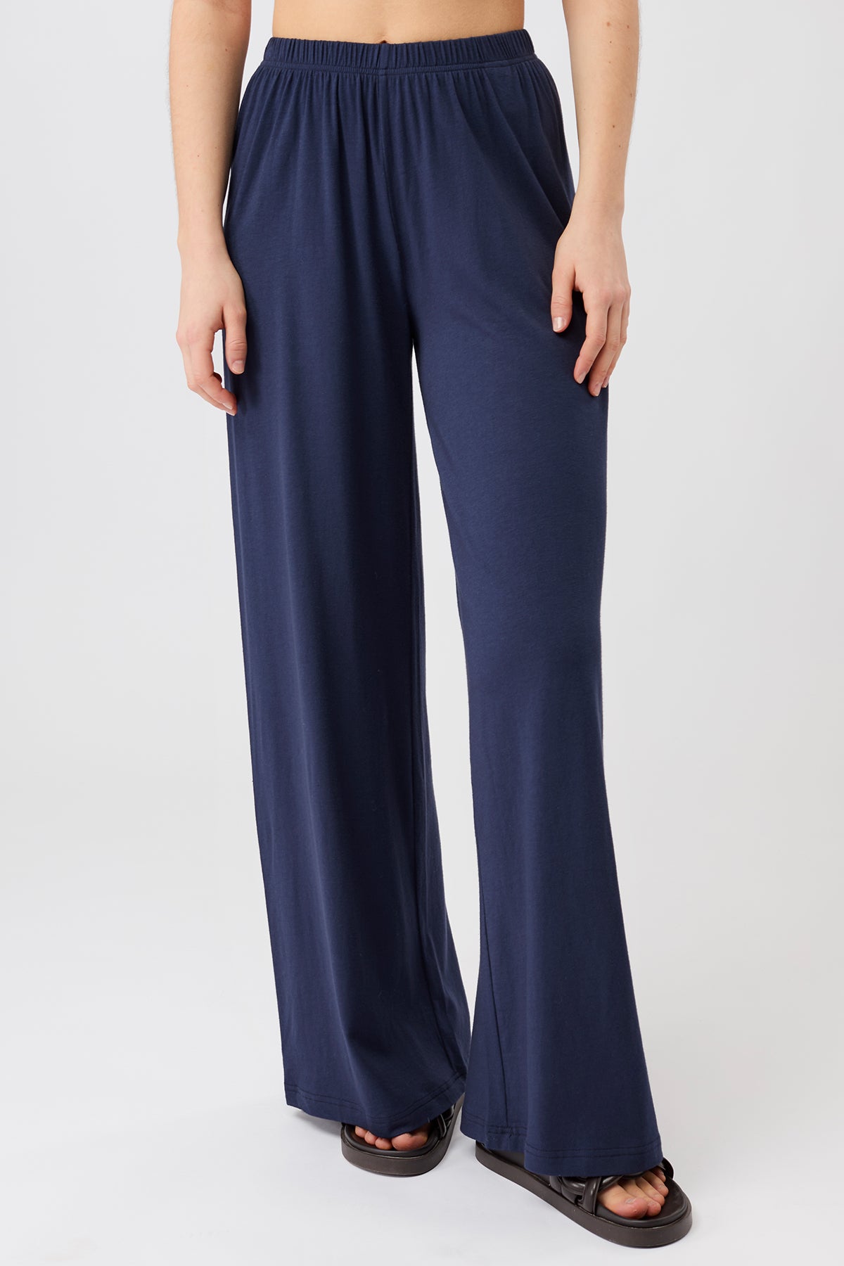 Mandala Fitness Pants Blau Front - Cozy Day Pants