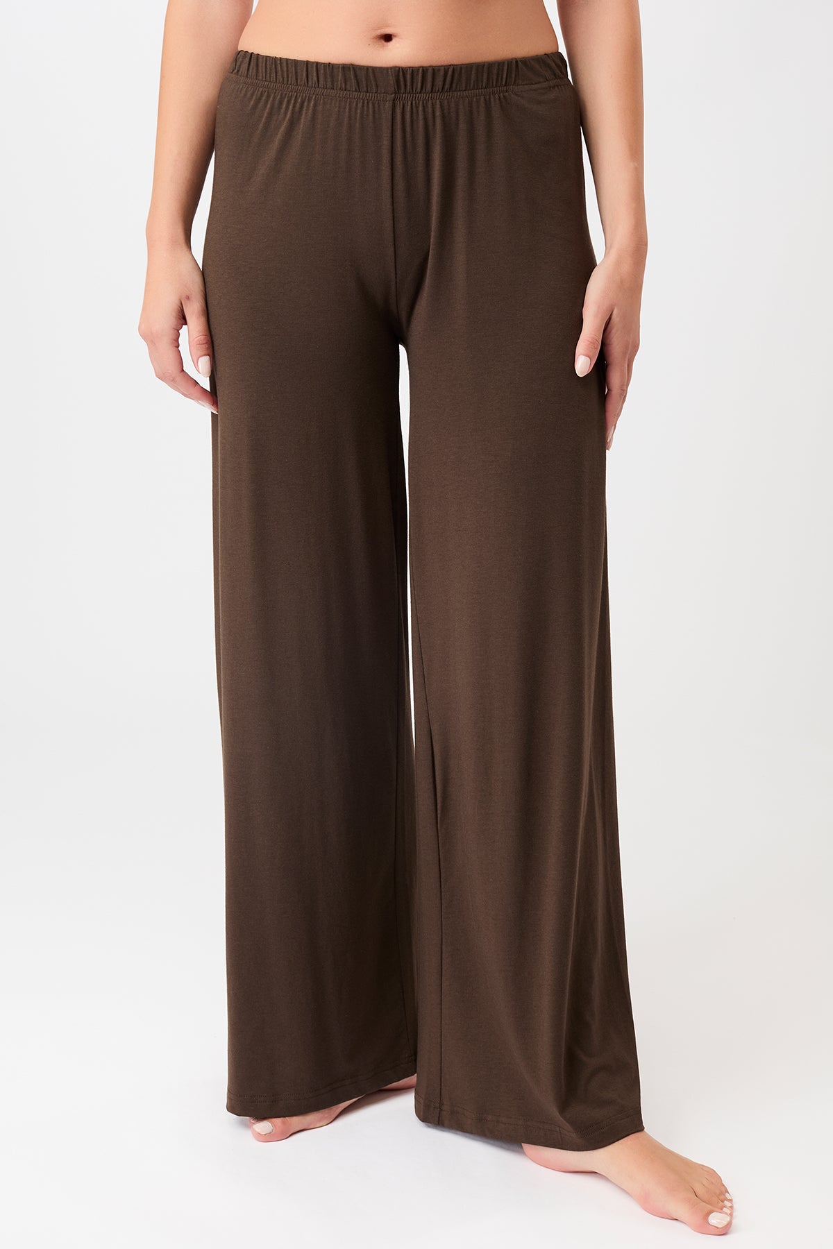 Mandala Fitness Pants Braun Front - Cozy Day Pants