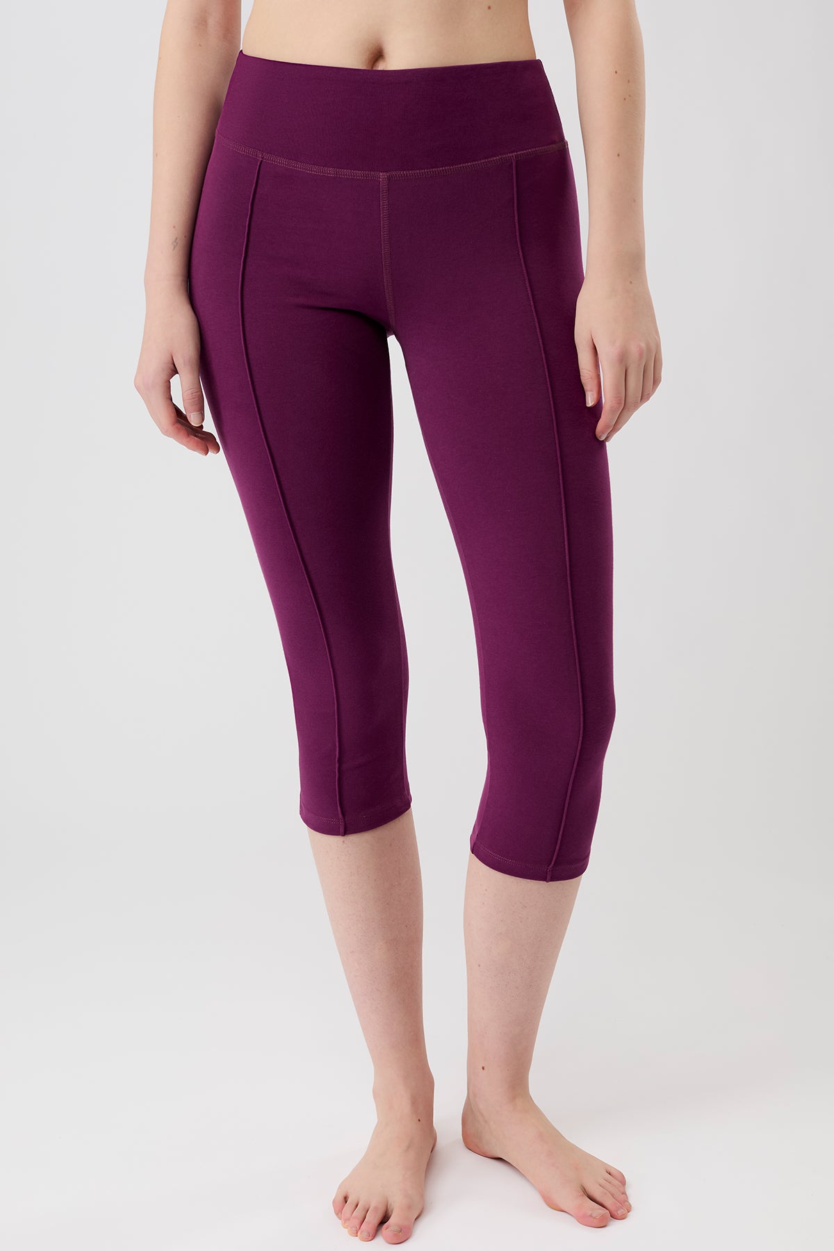 Mandala Fitness Pant Lila Front - Capri Pants