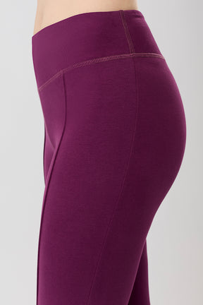 Mandala Fitness Pant Lila Detail - Capri Pants