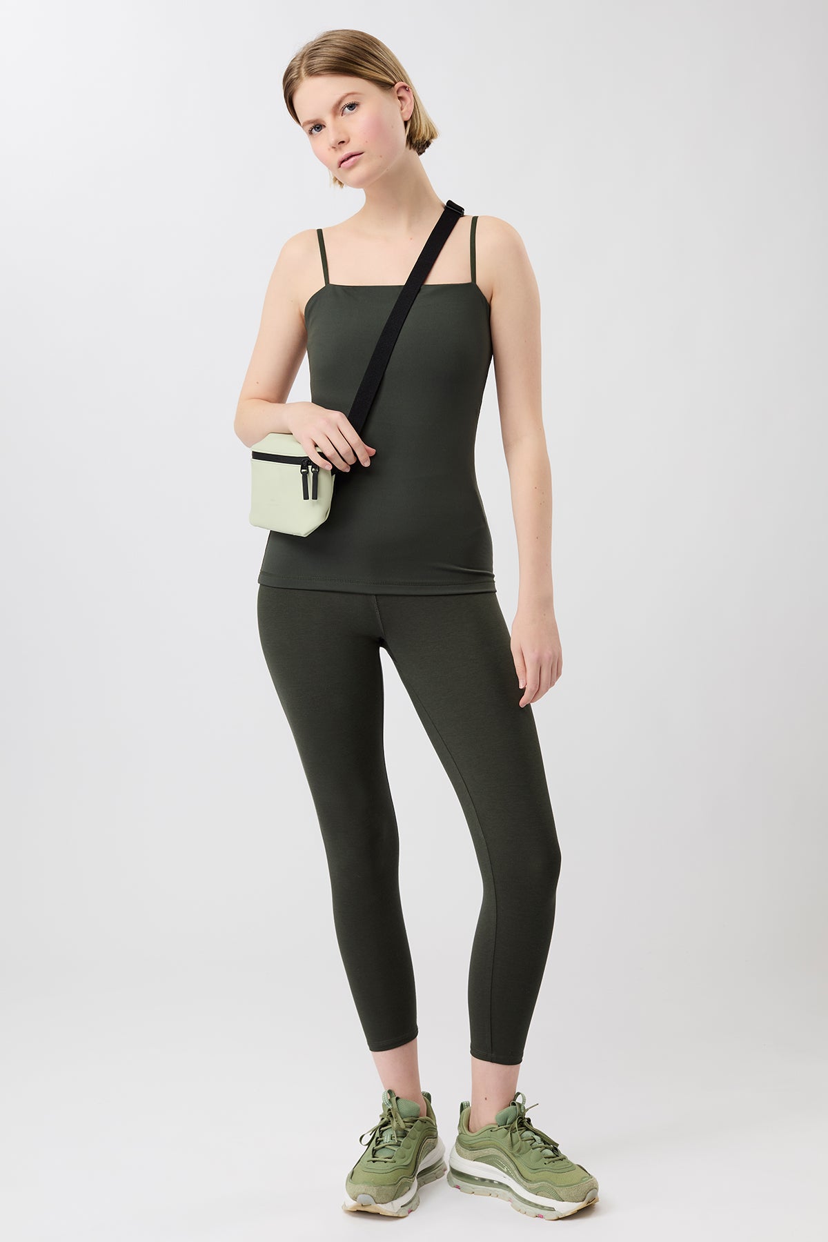 Mandala Active Legging Grün Outfit Front - Best Cropped Legging