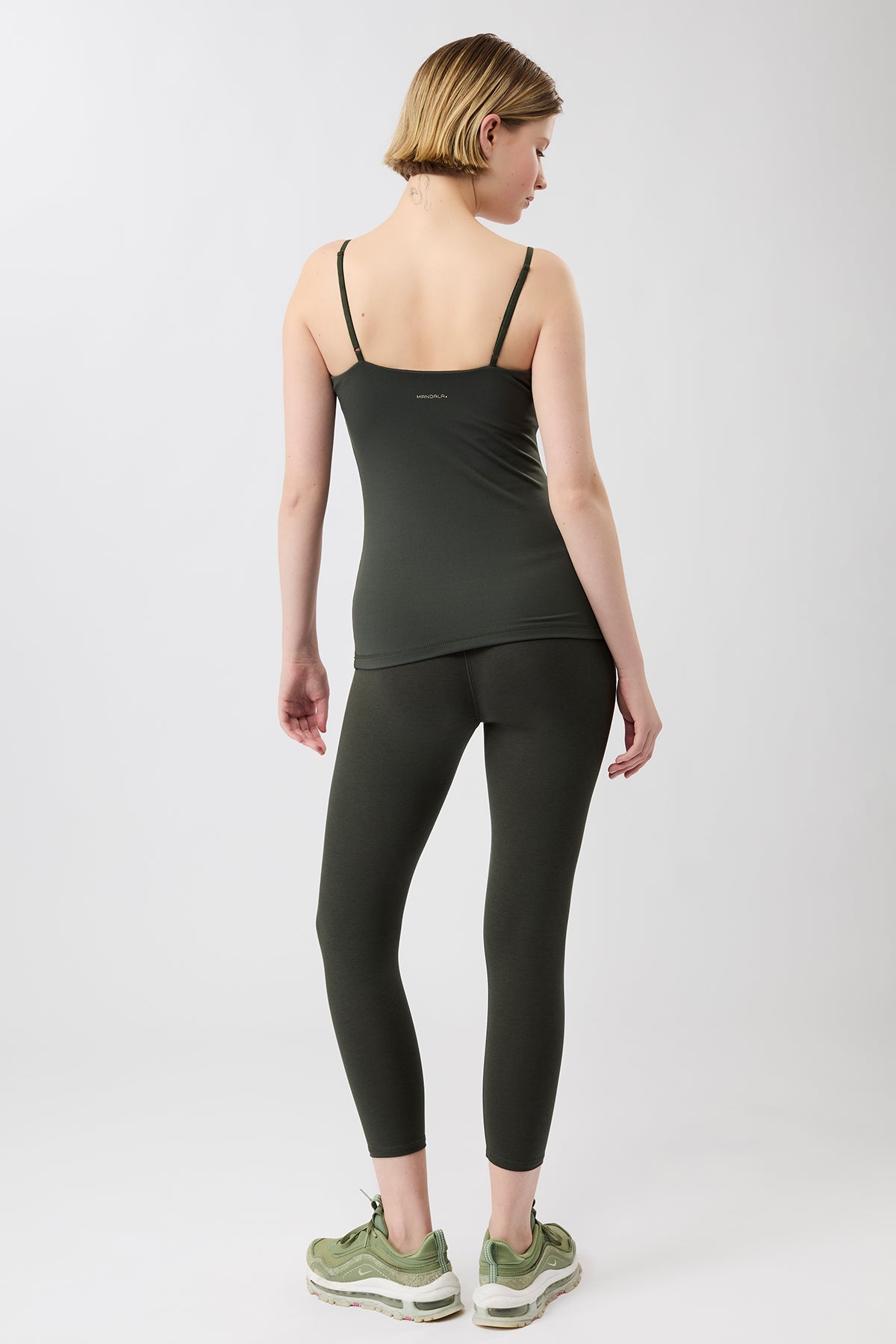 Mandala Active Legging Grün Outfit Rückseite - Best Cropped Legging