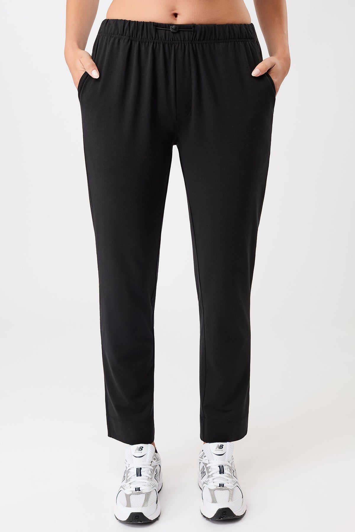 Mandala Trainings Hose Schwarz Front - Relaxed Fit Pant