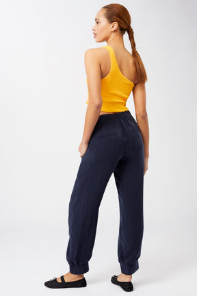 Mandala Yoga Pant Blau Outfit Rückseite - Milan Pants
