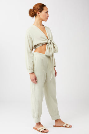Mandala Yoga Pants Grün Outfit Front Seite - Milan Pants