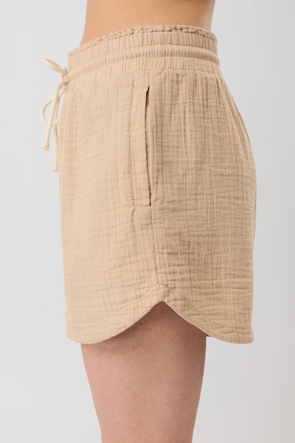 Yoga fashion made from GOTS-certified organic cotton