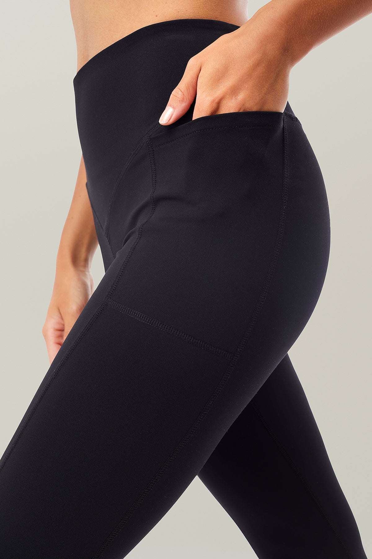 Lululemon wunder under high rise 7/8 tight size 2‎ - $43 - From