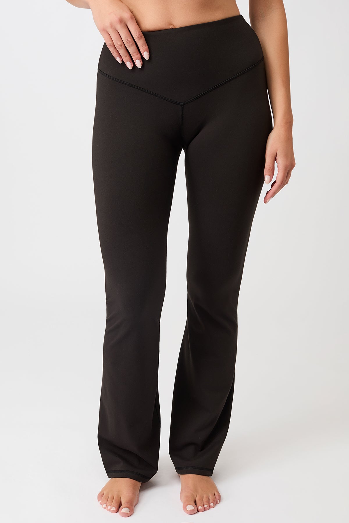 Mandala Sport Hose Schwarz Front - Flared Sports Pants