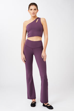 Mandala Sport Pant Lila Outfit Front - Flared Sports Pants