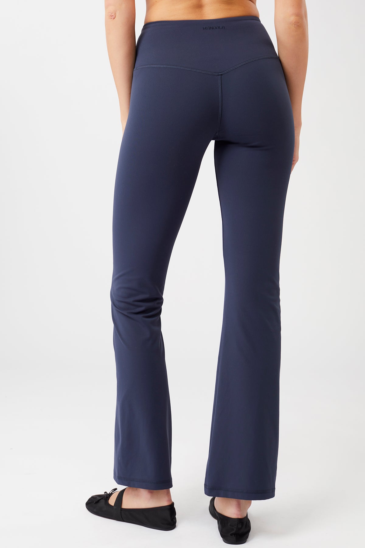 Mandala Yoga Pant Blau Rückseite - Flared Sport Pants