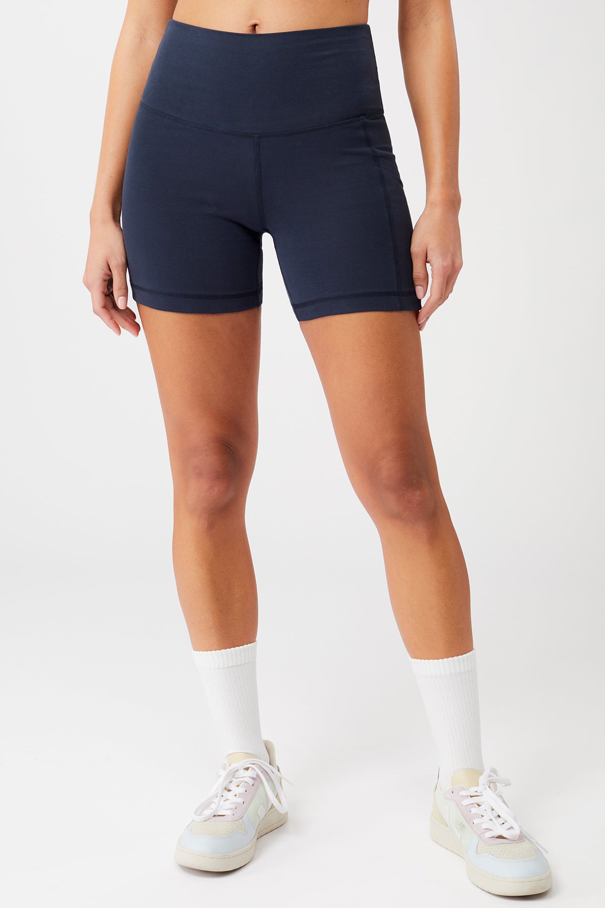 Mandala Yoga Shorts Blau Front - Sprinter Shorts
